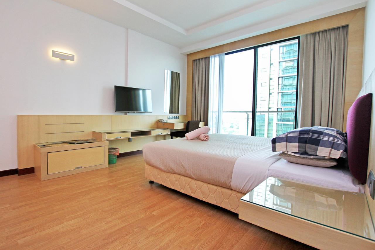 Bernard Holiday Home @ Imperial Suites Kuching Esterno foto