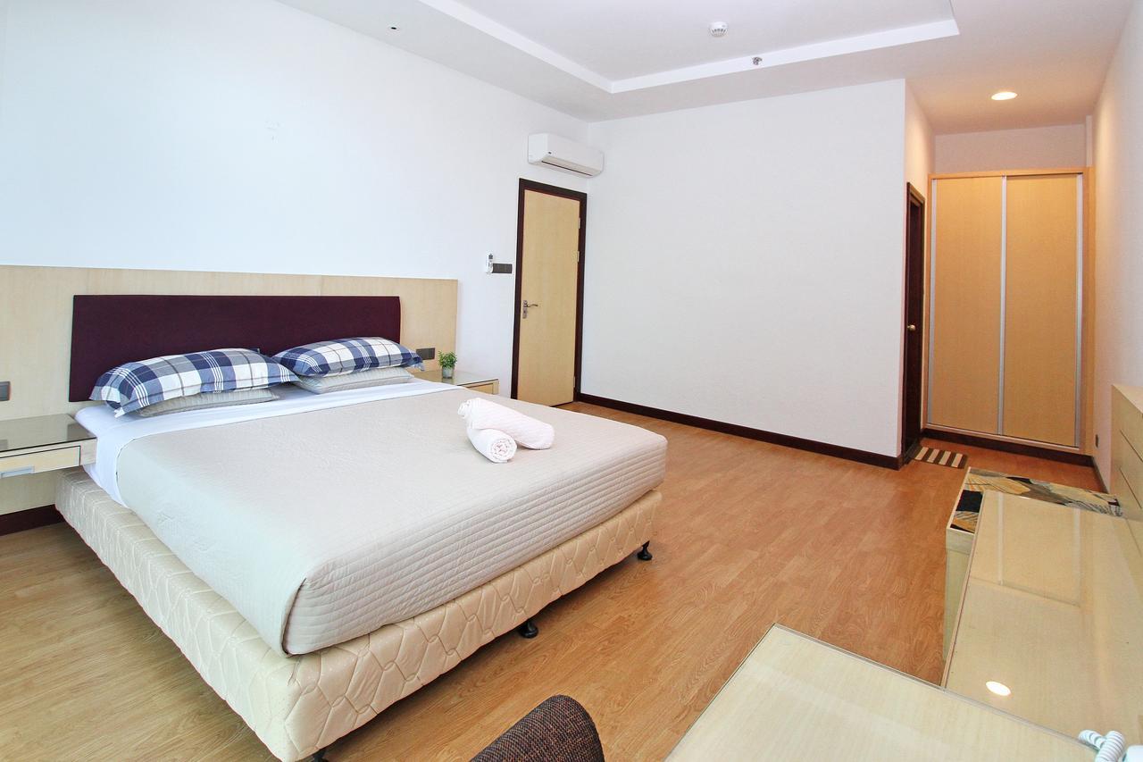 Bernard Holiday Home @ Imperial Suites Kuching Esterno foto